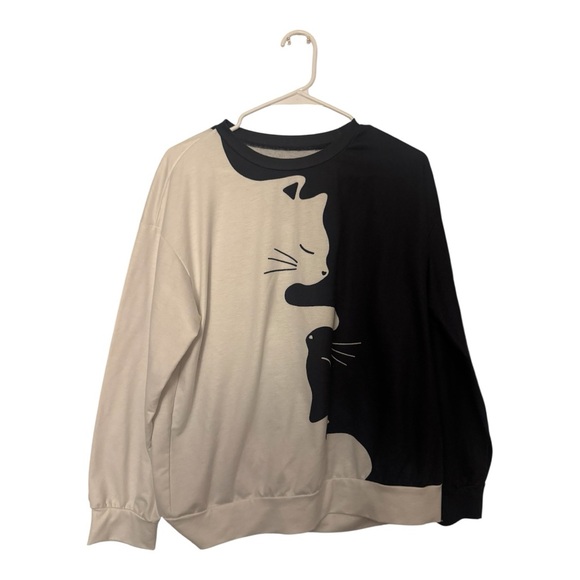Tops - Black and Cream Cat Graphic Sweatshirt